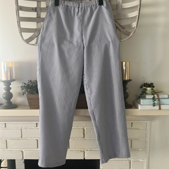 Orvis 2 piece seersucker blue and white set, medium - Picture 7 of 9